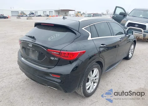 2017 Infiniti Qx30 Premium z USA, uszkodzony, nr VIN SJKCH5CP3HA026770